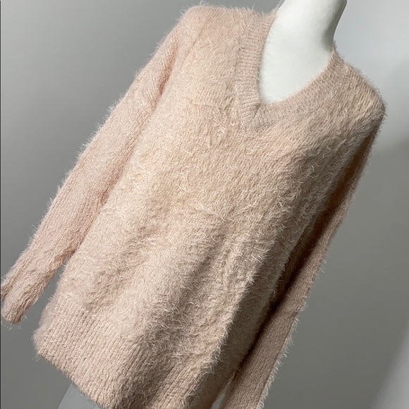H&M blush pink sweater - Picture 2 of 4